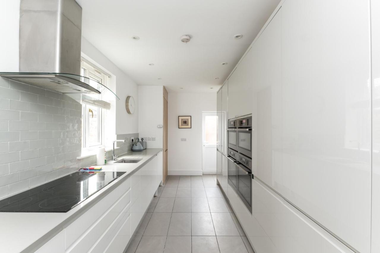 Rumah liburan Stunning And Modern 5 Bed House I Pass The Keys York