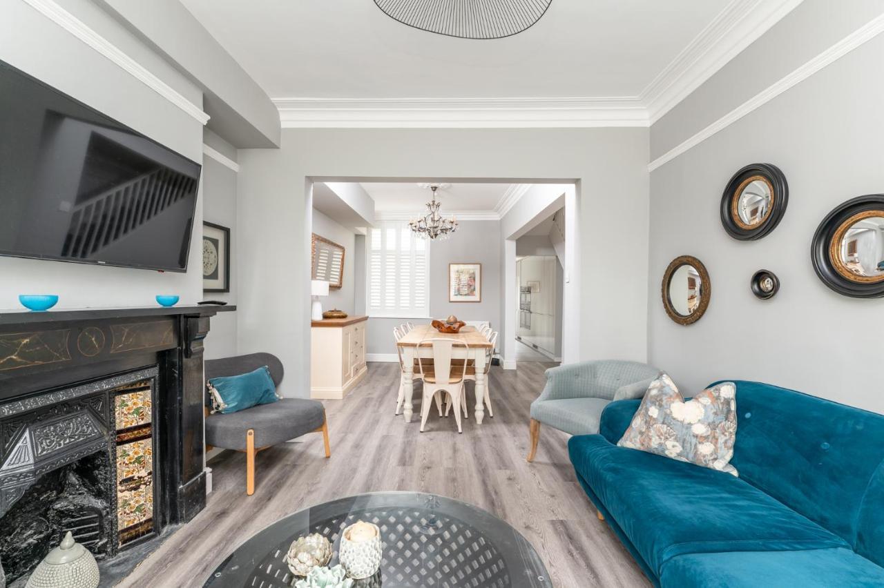 Holiday home Stunning And Modern 5 Bed House I Pass The Keys