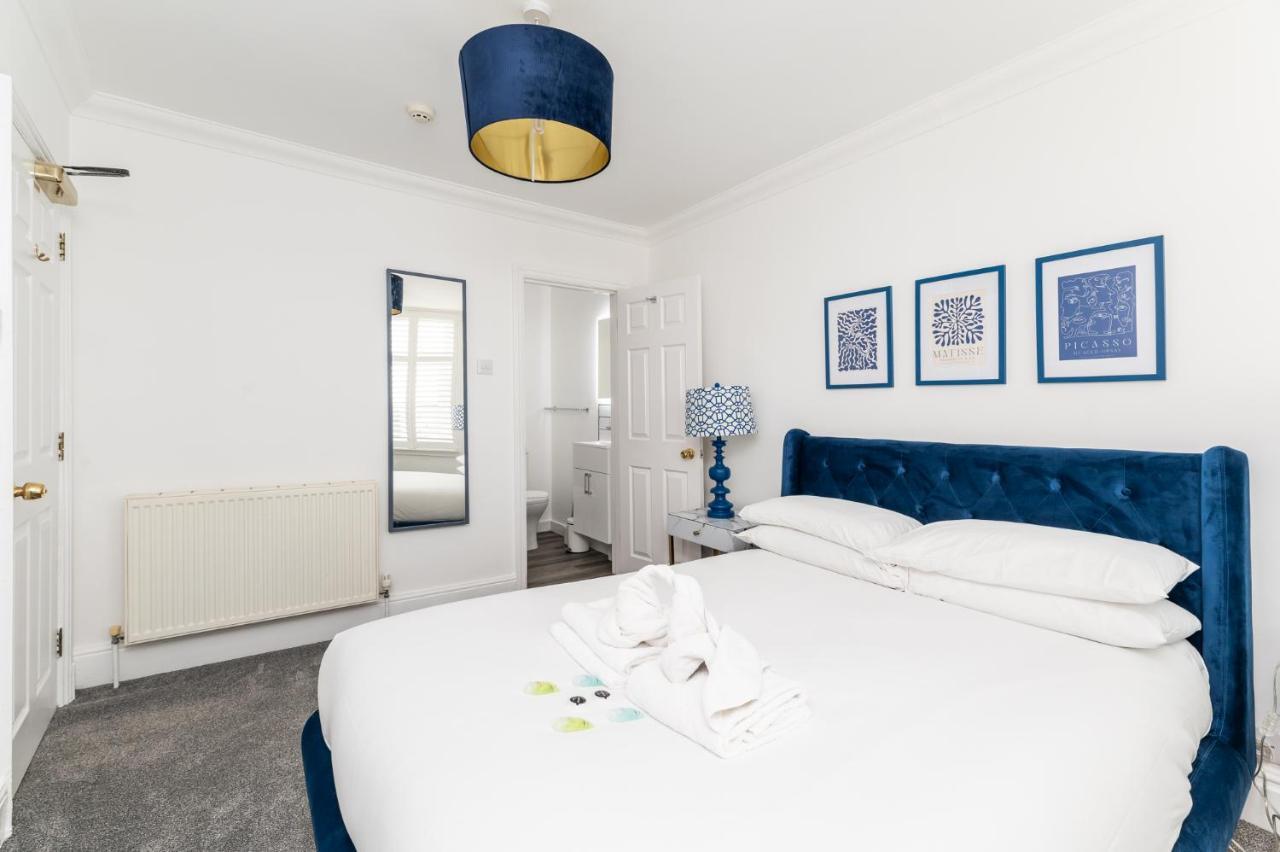 Stunning And Modern 5 Bed House I Pass The Keys * York