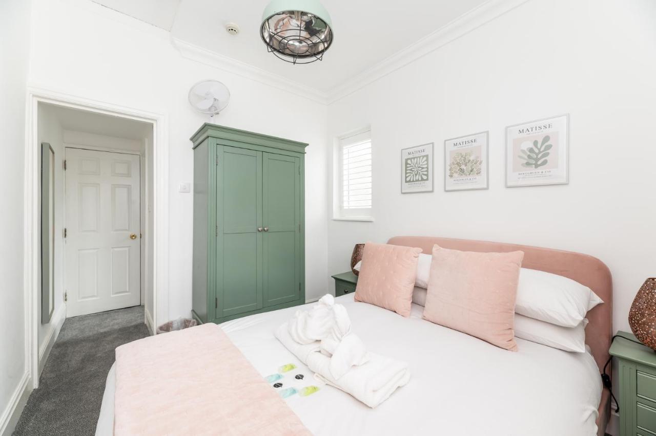 Holiday home Stunning And Modern 5 Bed House I Pass The Keys York