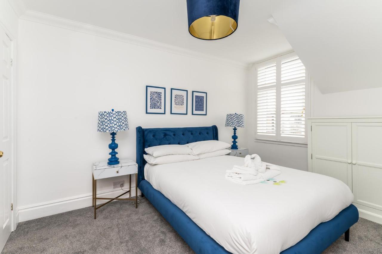 Stunning And Modern 5 Bed House I Pass The Keys Holiday home York